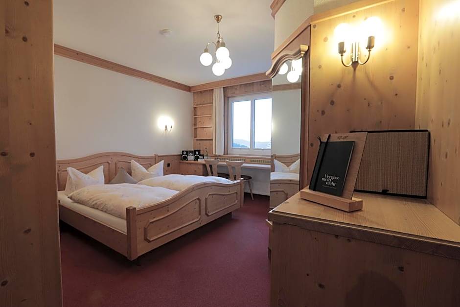 Photo 1 of 15 of Double Room