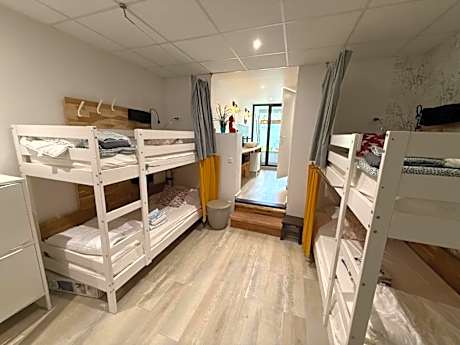 Bed in 4-Bed Mixed Dormitory Room