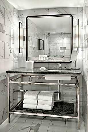Deluxe Room, 1 King Bed, View