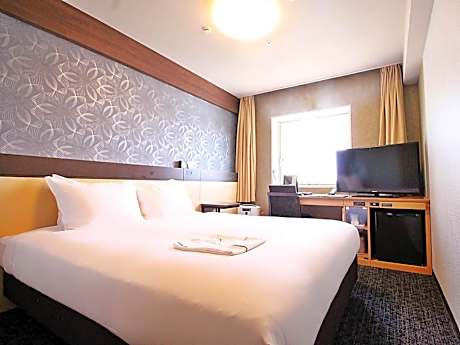 Corner Double Room - Smoking