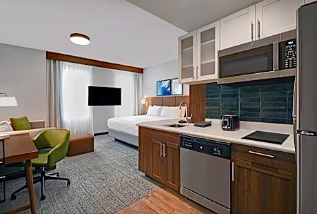 Studio King Suite - Communications Accessible