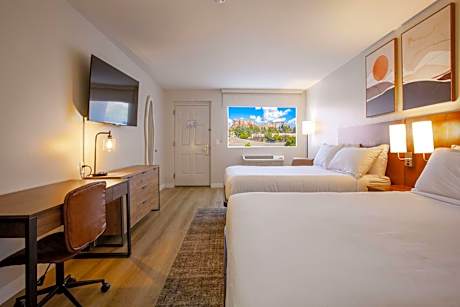 Queen Room with Two Queen Beds - Non-Smoking