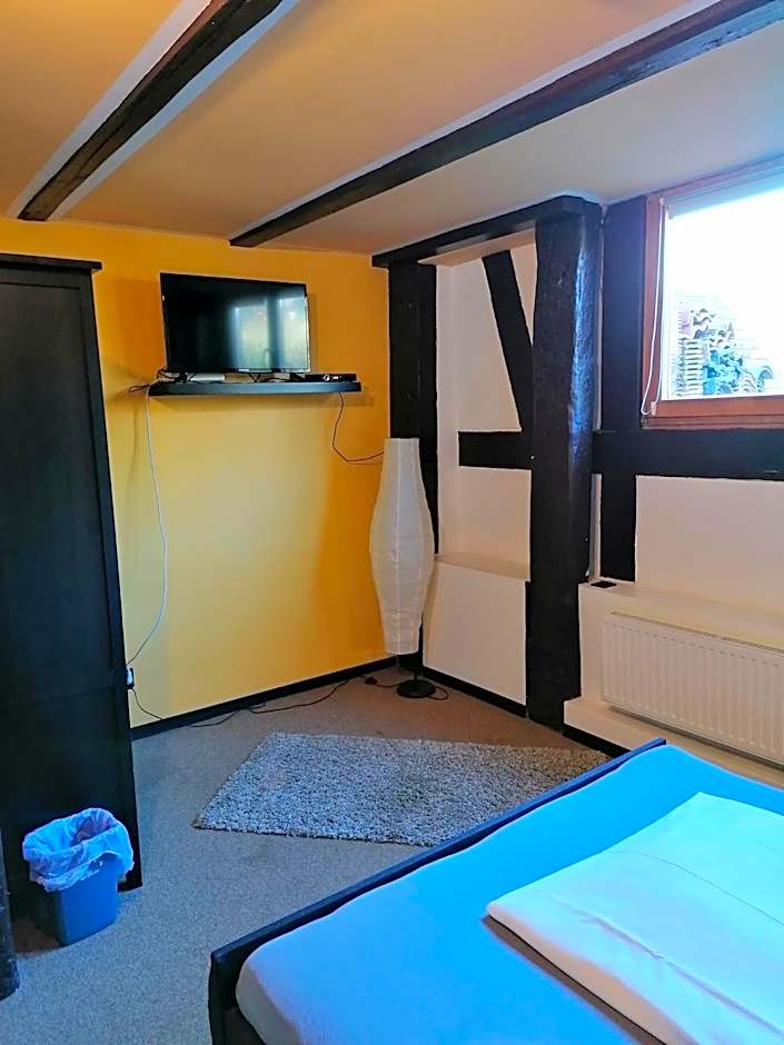 Pension Riverside in Leverkusen Hitdorf am Rhein - Zentral an der A1 und 59