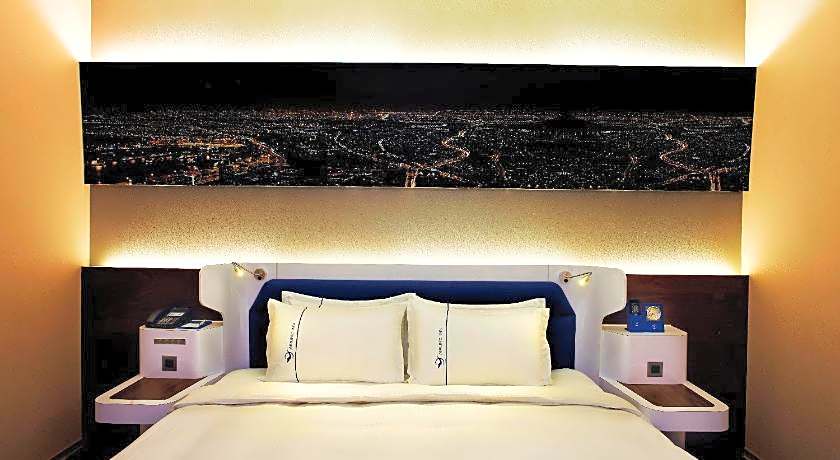 Airline Inn Taichung Green Park Way