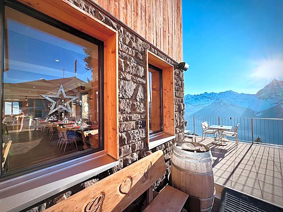 Berggasthaus Eggberge - Boutique Mountain Hotel - Access via Cablecar