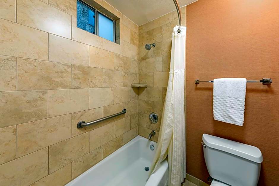 Best Western Plus Stovall's Inn