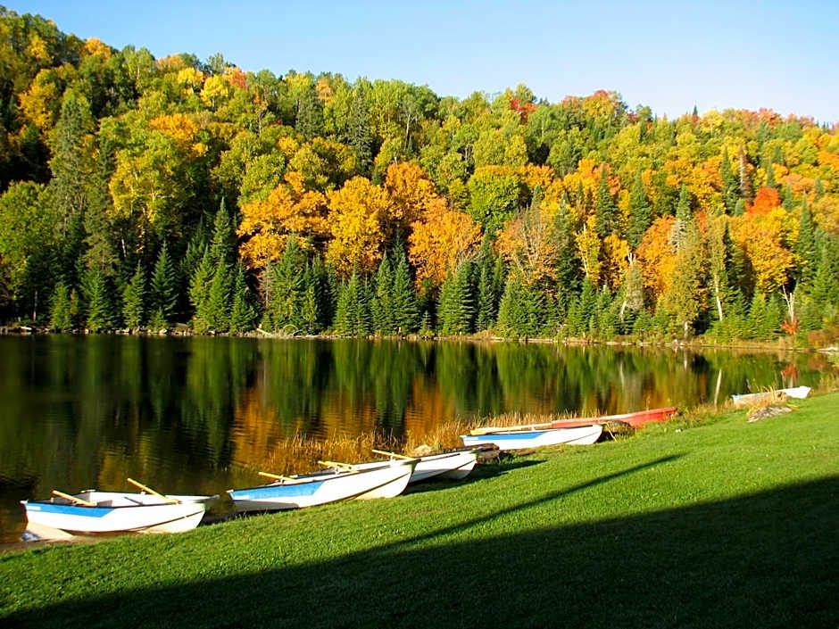 Kan-a-Mouche Pourvoirie Auberge et Chalets