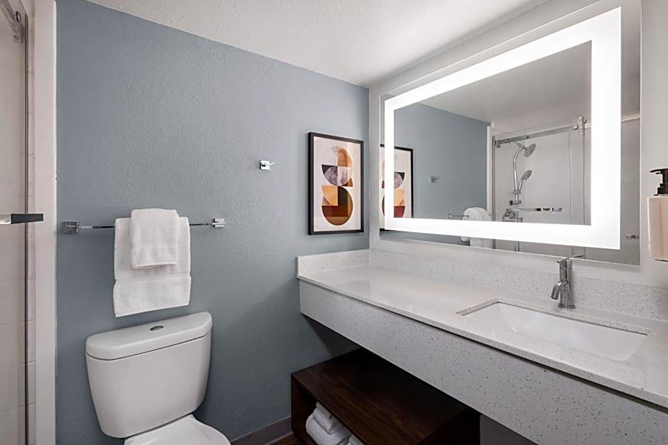 voco College Station Aggieland by IHG