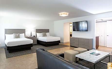 Queen Suite with Two Queen Beds - Non-Smoking