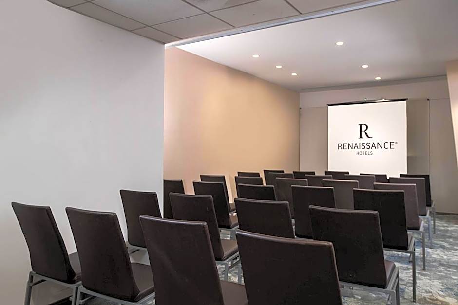 Renaissance by Marriott New York Times Square Hotel