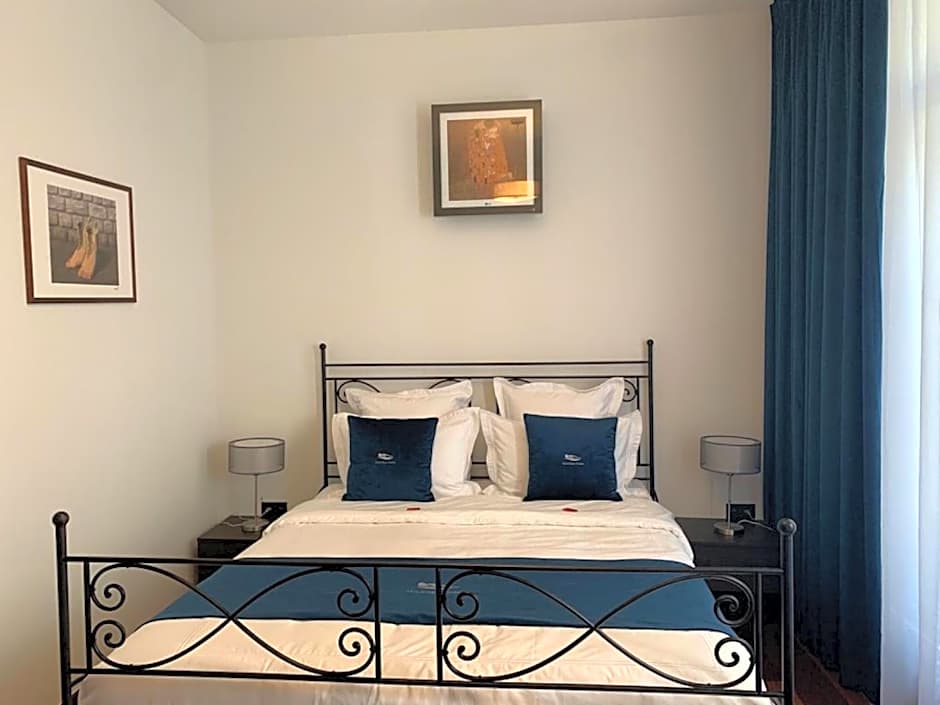 Botanique Suites AirBnB, Antwerp