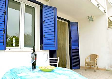 Charming Home On The Beach With Spacious Terraces Garden Pets Allowed