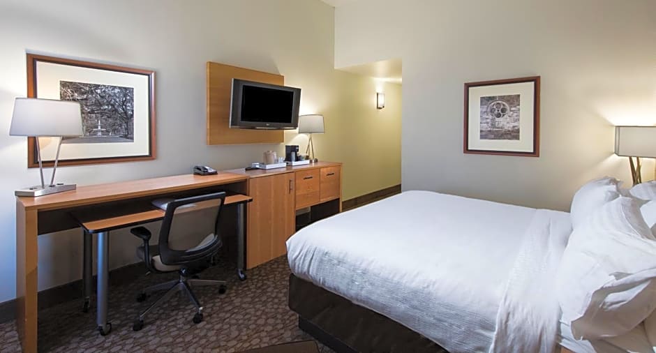 Holiday Inn Savannah Historic District by IHG