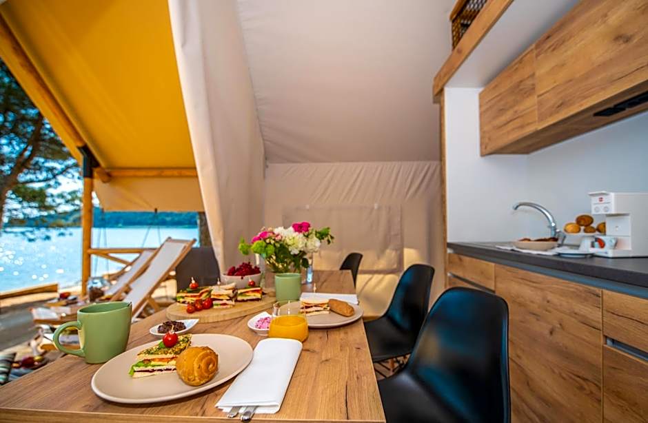 Arena One 99 Glamping