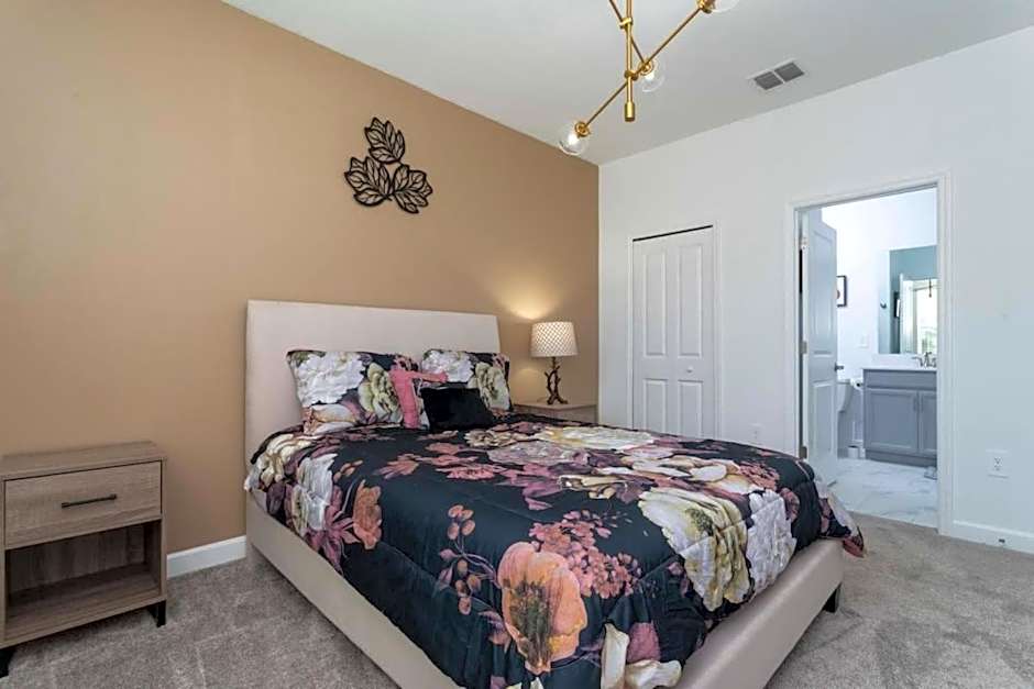 Super nice and spacious 9BDR home