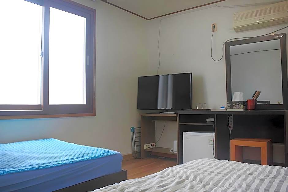 Minjoonggak Guesthouse