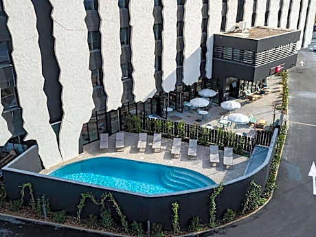 Ibis Lunel Petite Camargue