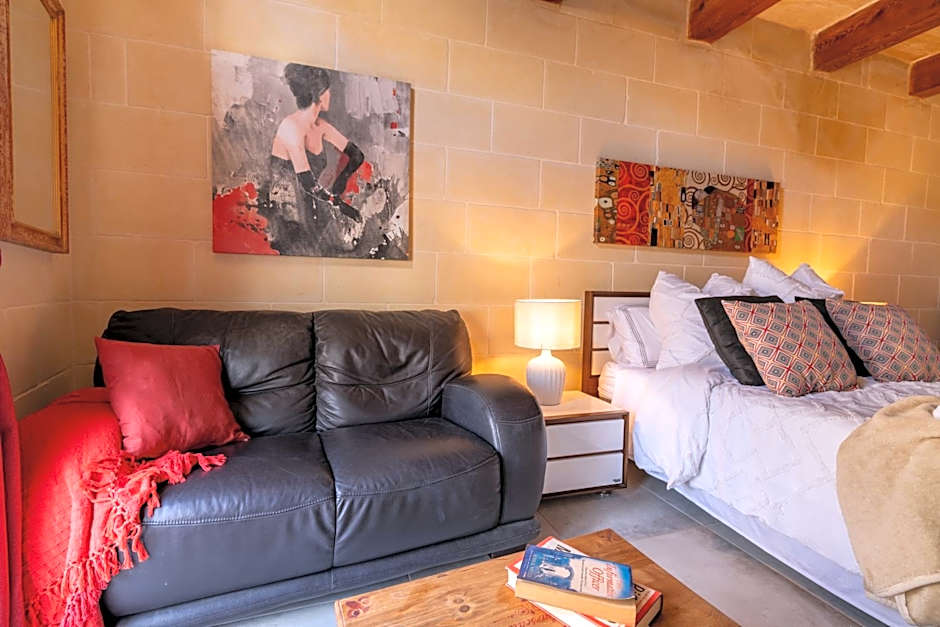 Ajuga Luxury Boutique B&B