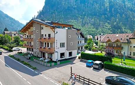 Liz Hotel & Apartments