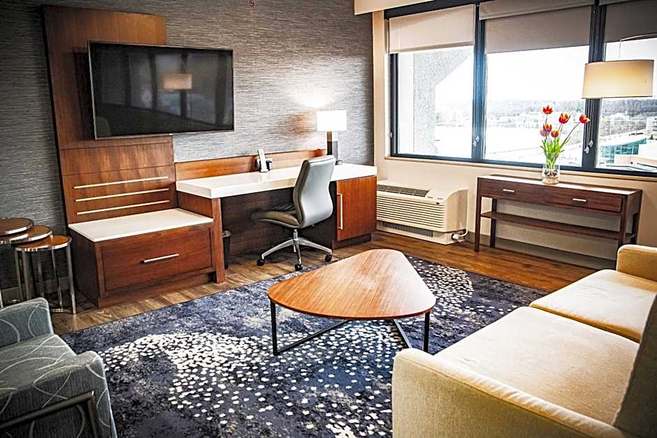 Delta Hotels by Marriott Cincinnati Sharonville