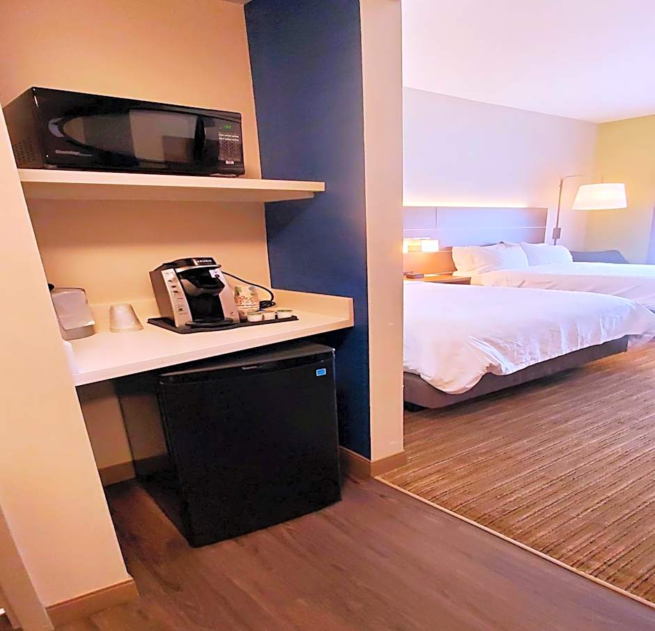 Holiday Inn Express and Suites Rehoboth Beach By IHG