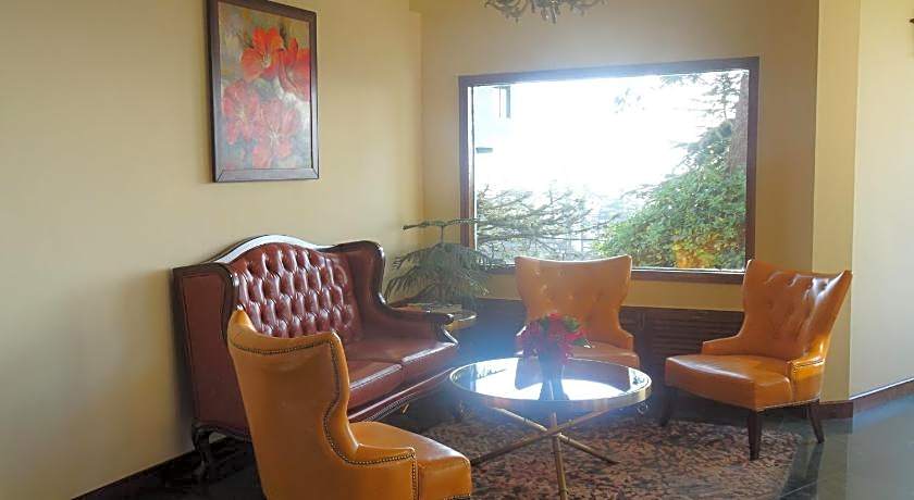 Honeymoon Inn