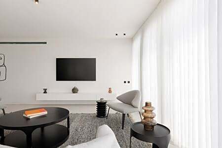 High Living Sea View by Five Stay