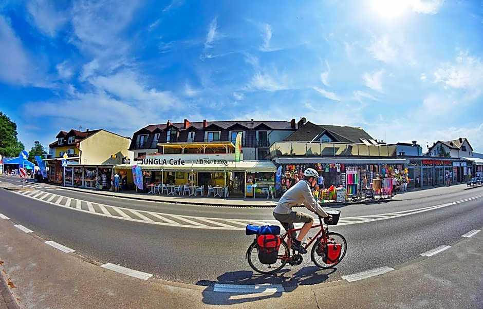 OLECKI Holiday House