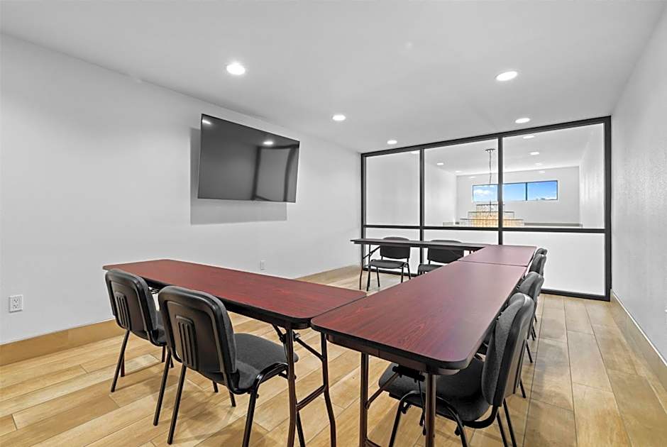 La Quinta Inn & Suites by Wyndham Santa Cruz