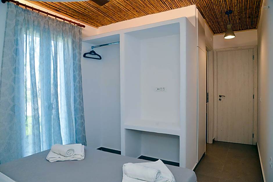 Mylopetra Milos Suites