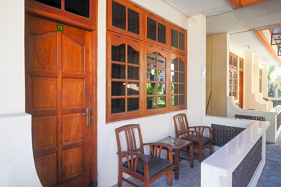 RedDoorz Plus @ Laweyan