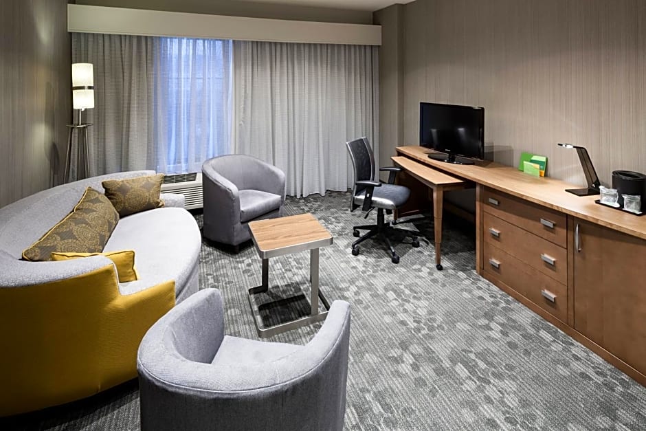 Courtyard by Marriott Charlottesville - University Medical Center