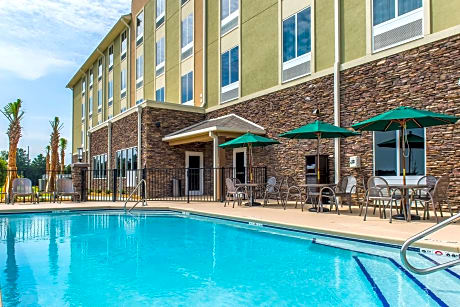 Comfort Inn & Suites - Guest Reservations
