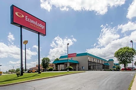 Econo Lodge Inn & Suites Joplin