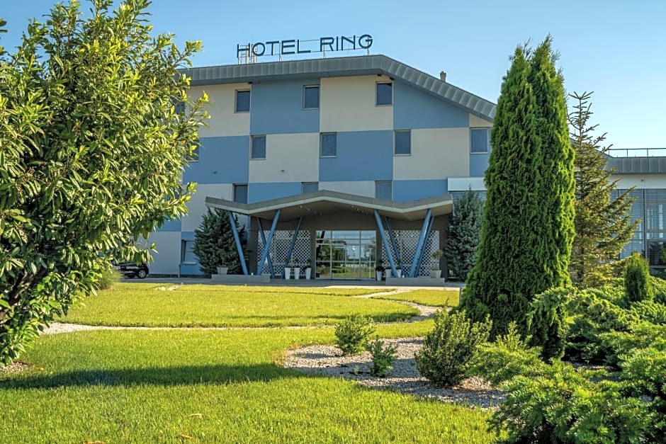 Hotel Ring