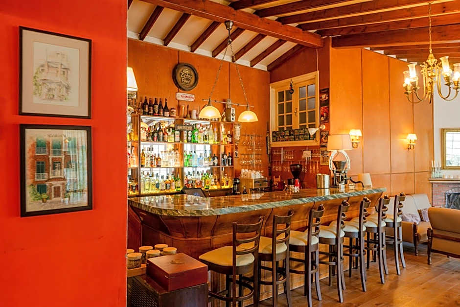 New Helvetia Historic Hotel