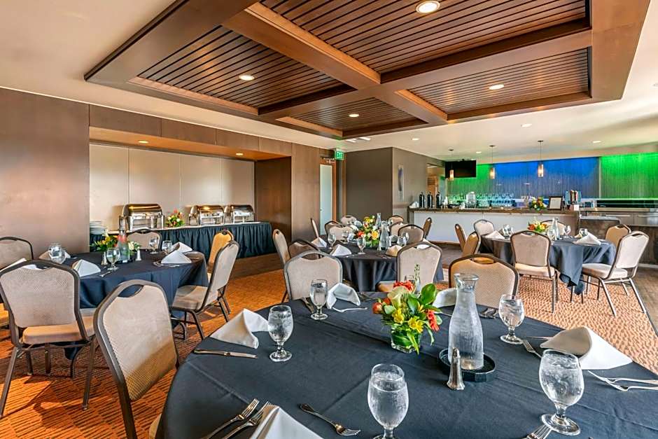 Best Western Premier Boulder Falls Inn