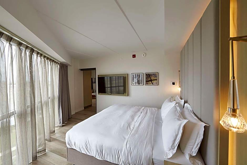 Bloom Mississauga, Tapestry Collection by Hilton