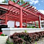 Vinehurst Inn & Suites