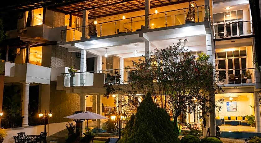 Queens Beach Hotel