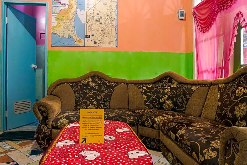 Hotel O Gandrung Payungan Family InnNearStasiun Banyuwangi Kota