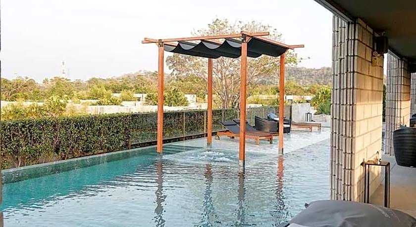 Cross Pattaya Oceanphere