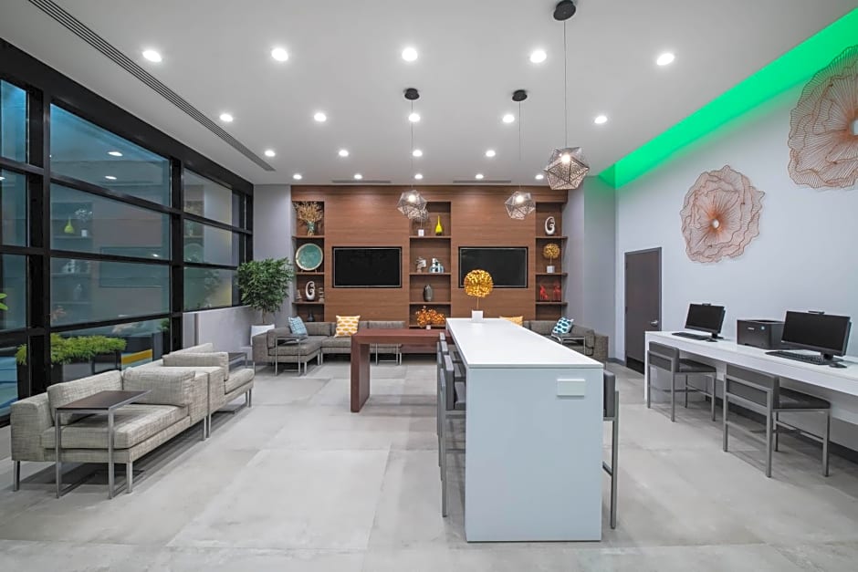 Wingate by Wyndham Long Island City