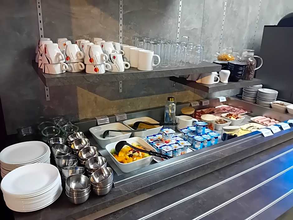 The Originals City, Hotel Nevers Centre Gare (Inter-Hotel)