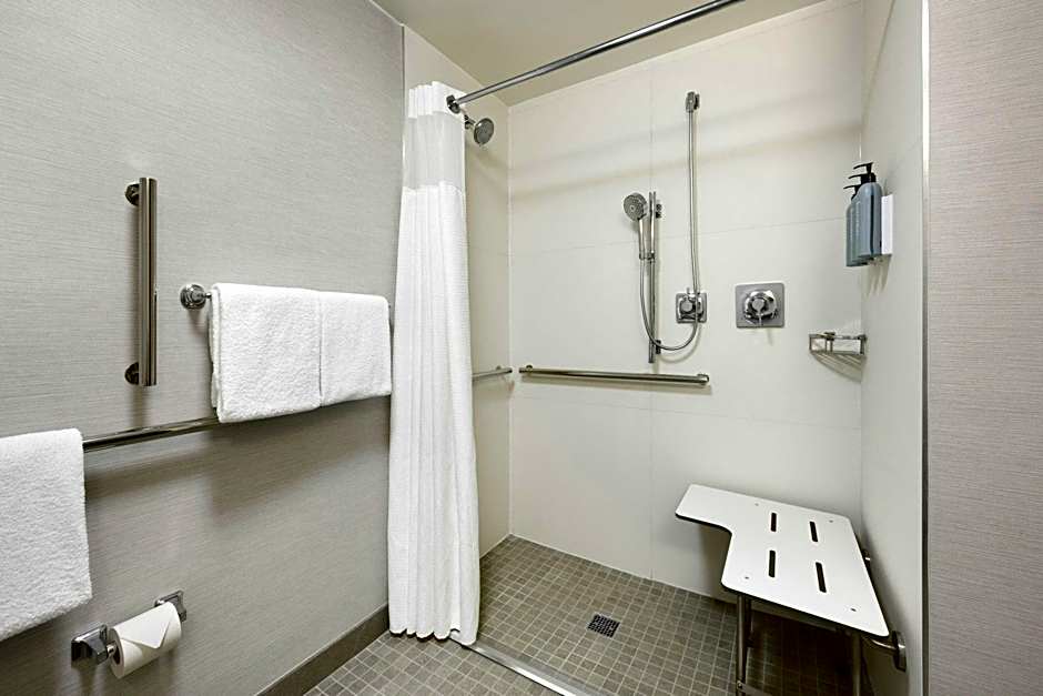 Courtyard by Marriott Denver Central Park