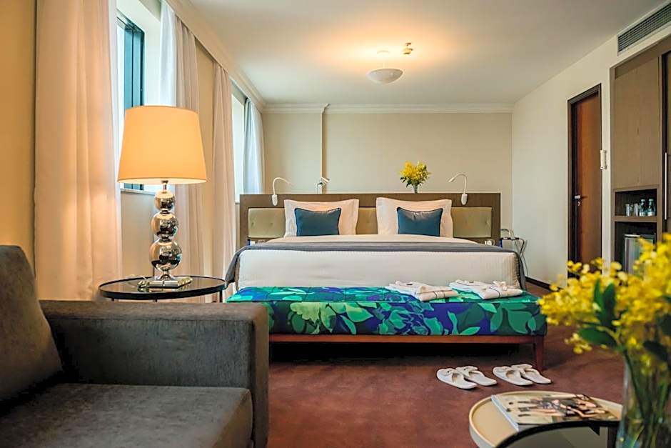 Photo 1 of 5 of Executive Suite