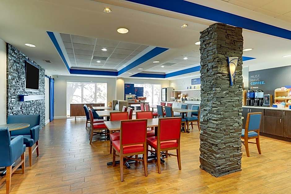 Holiday Inn Express Hotel & Suites Dayton-Centerville By IHG