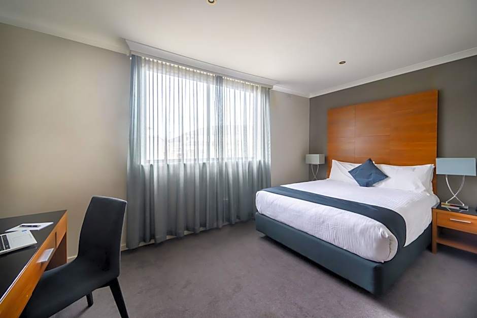 Crest on Barkly Hotel