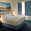 Days Inn & Suites by Wyndham Columbus NE