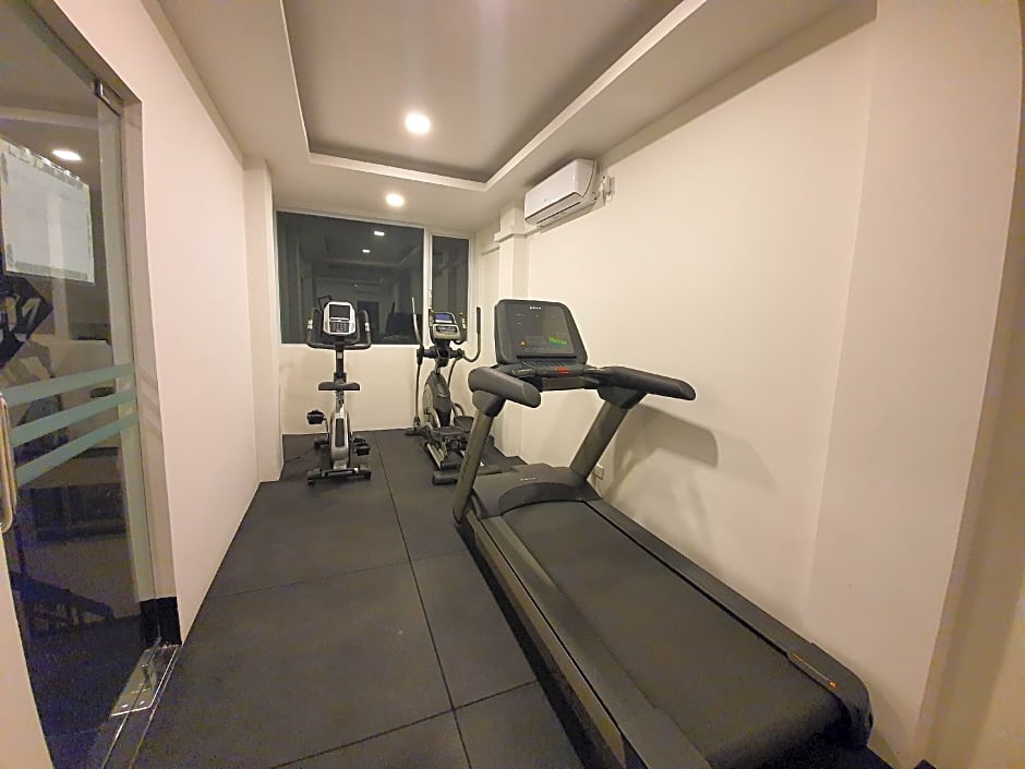 Clover City Center Plus Hotel